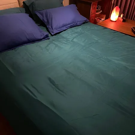 Au Pied De Paris Bed & Breakfast *